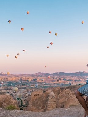 hot air balloon watching in cappadocia at sunrise with pickup service-4